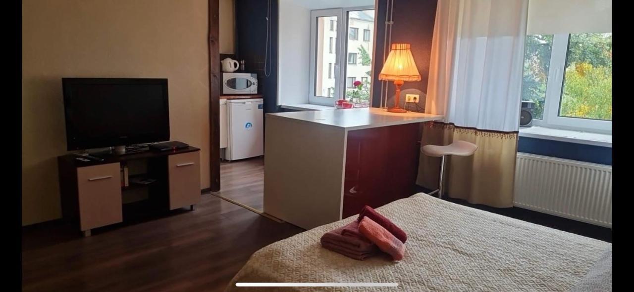Riia 10, 2-Bedroom Apartment - 2 Big Beds 1 Extra Bed-Parking Free Tartu Extérieur photo
