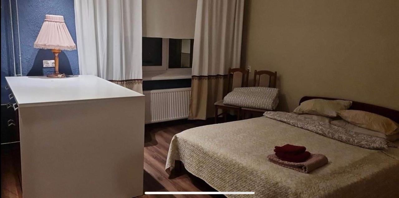 Riia 10, 2-Bedroom Apartment - 2 Big Beds 1 Extra Bed-Parking Free Tartu Extérieur photo