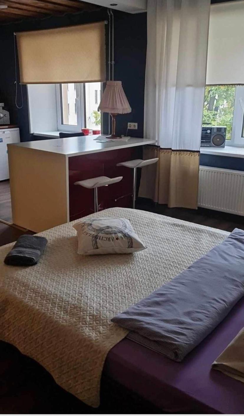 Riia 10, 2-Bedroom Apartment - 2 Big Beds 1 Extra Bed-Parking Free Tartu Extérieur photo