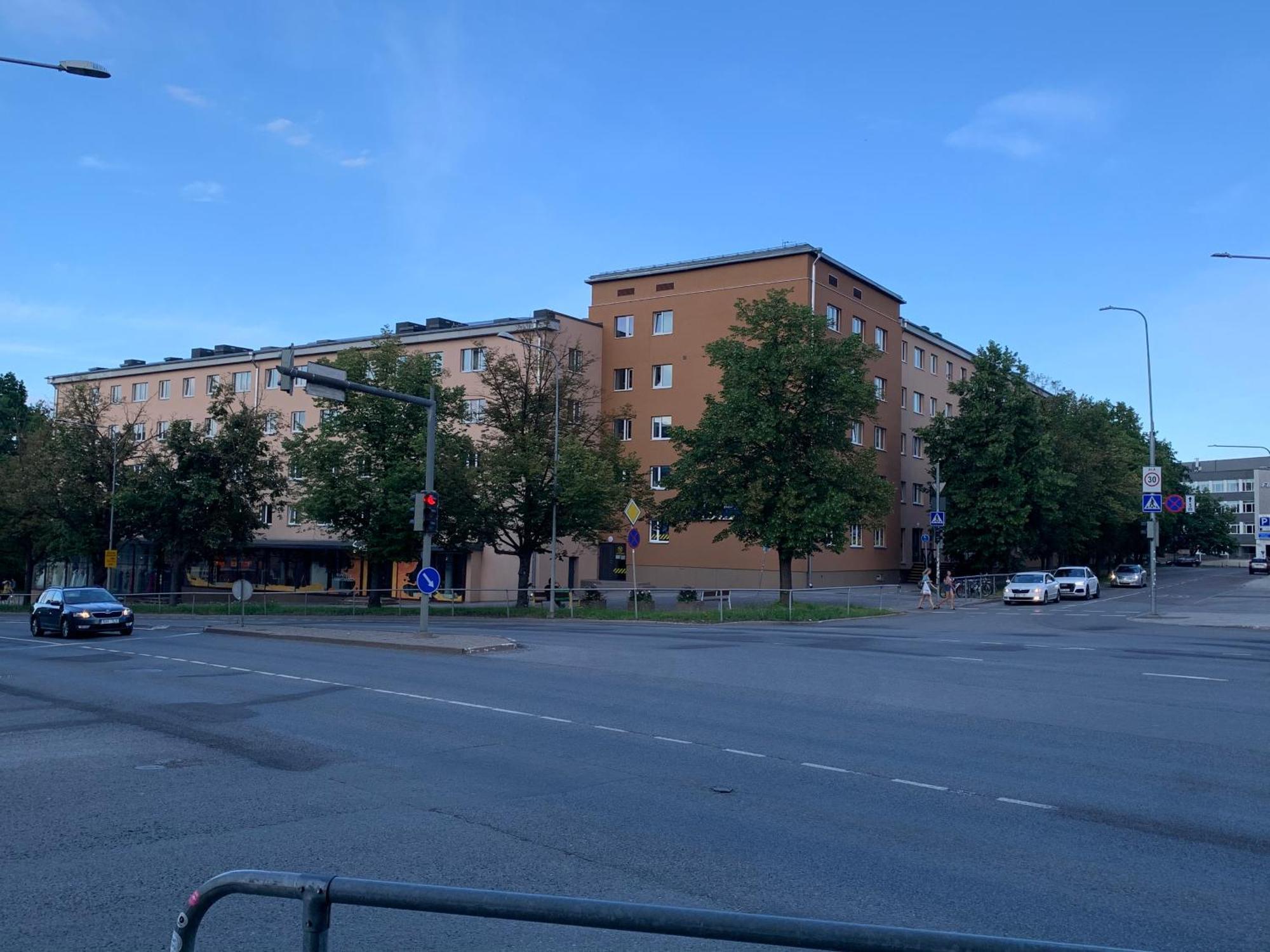 Riia 10, 2-Bedroom Apartment - 2 Big Beds 1 Extra Bed-Parking Free Tartu Extérieur photo