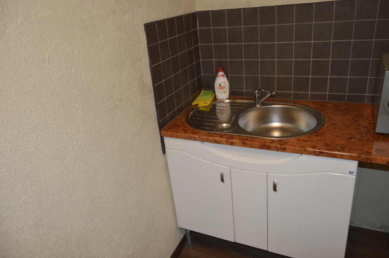 Riia 10, 2-Bedroom Apartment - 2 Big Beds 1 Extra Bed-Parking Free Tartu Extérieur photo